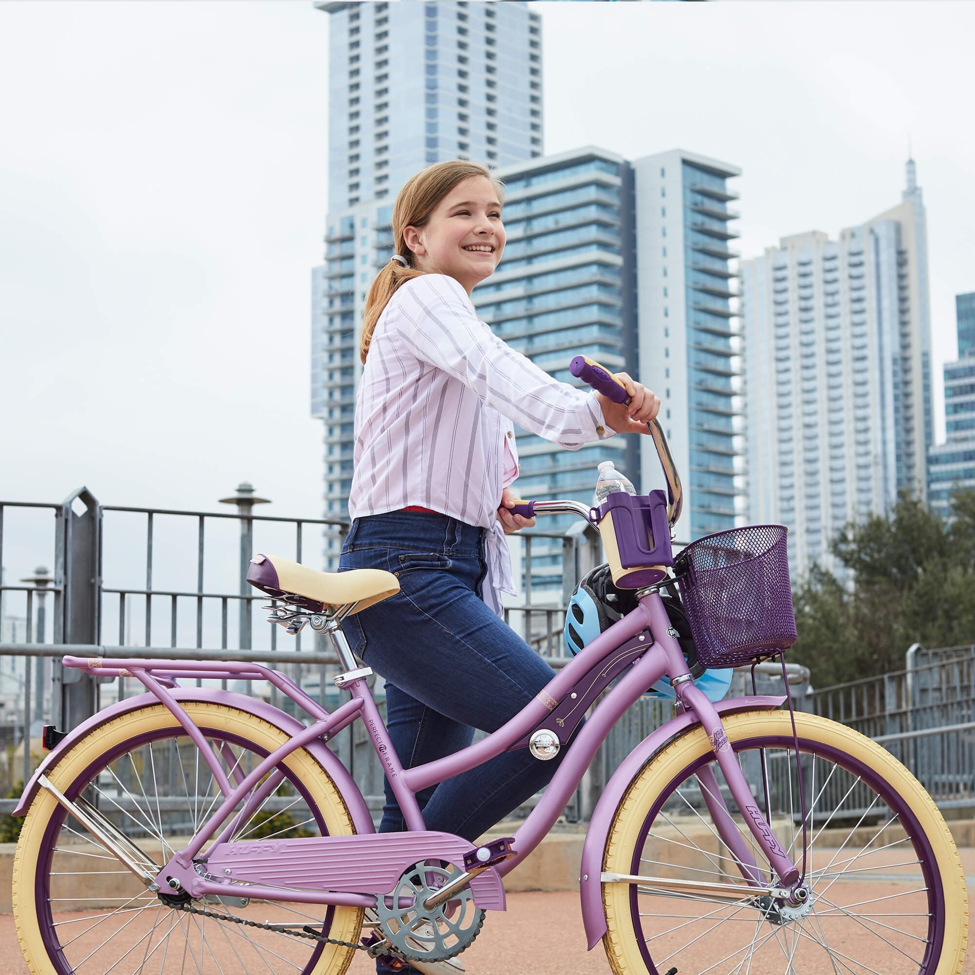 24 Nel Lusso Girls' Cruiser Bike. Purple Satin