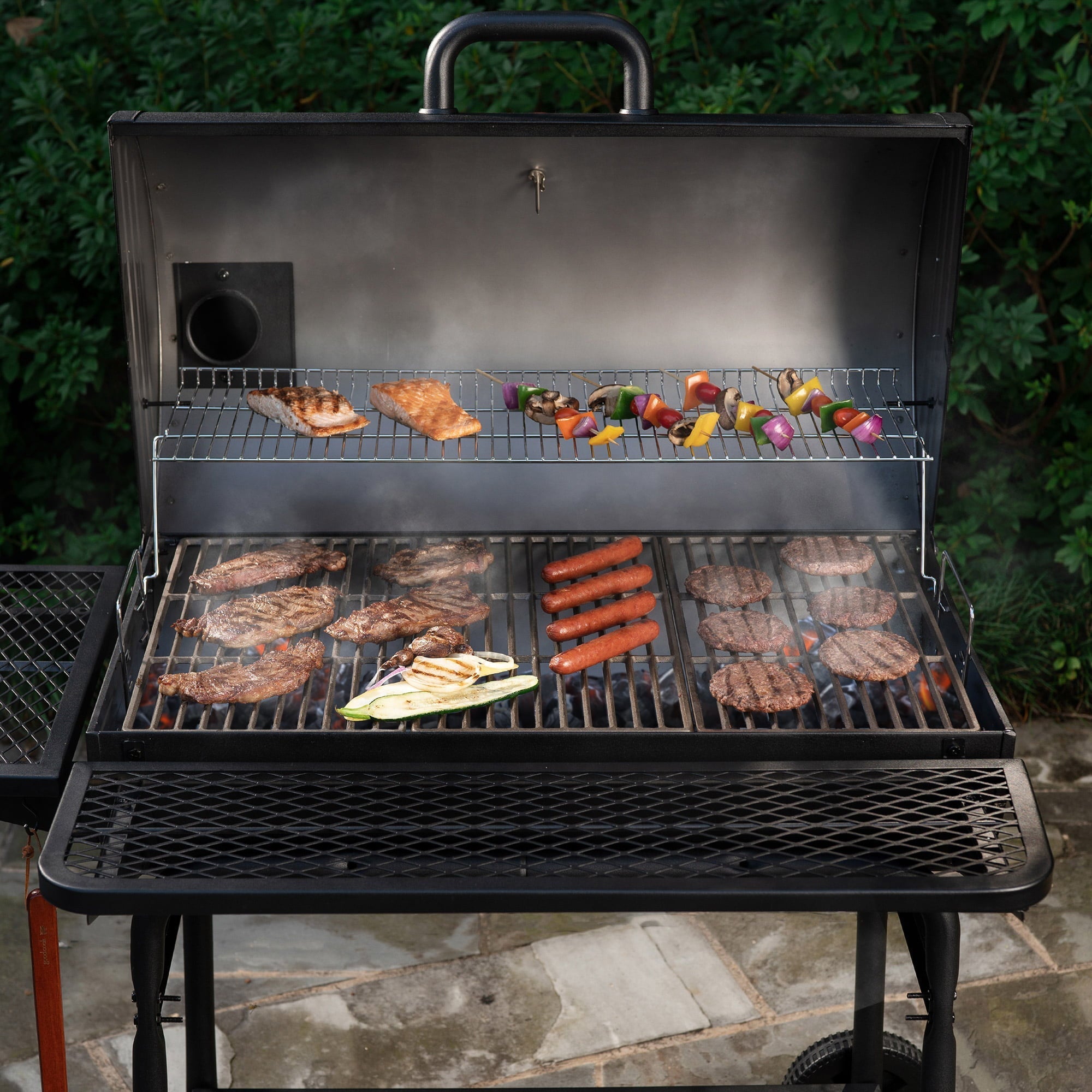 Char-Griller Pro Deluxe XL Charcoal Barrel Grill